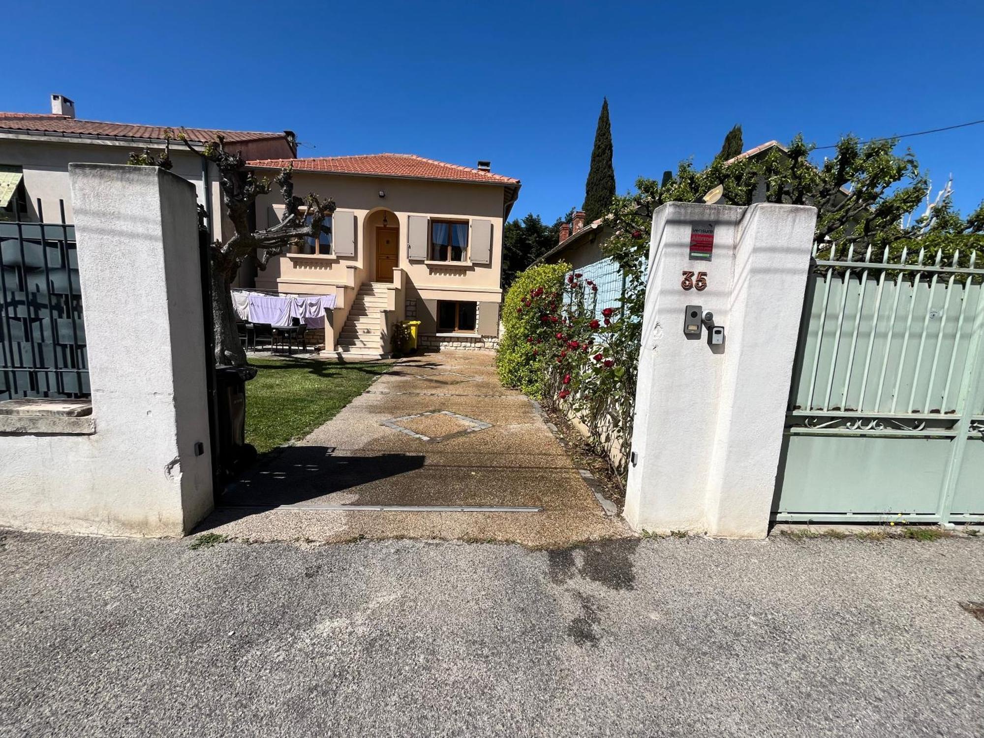 Maison Familiale 3 Chambres, Parking Gratuit Avignone Esterno foto